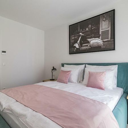 Luxury Apartments Magali ロヴィニ エクステリア 写真
