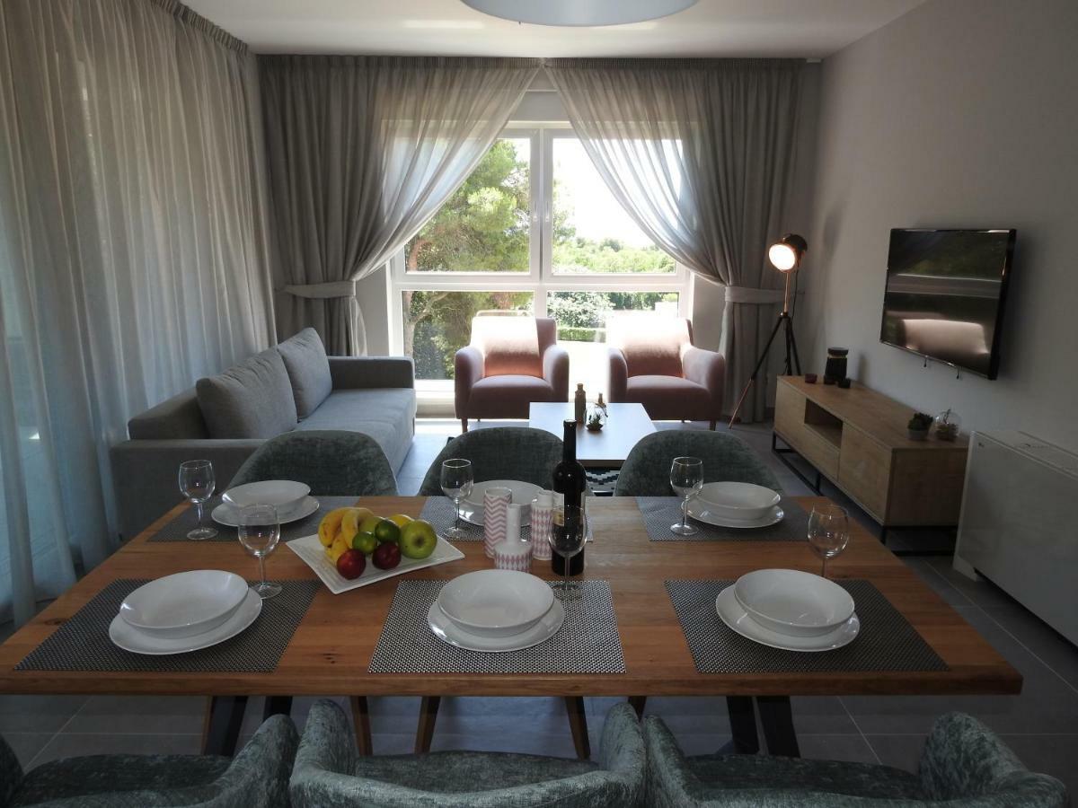 Luxury Apartments Magali ロヴィニ エクステリア 写真