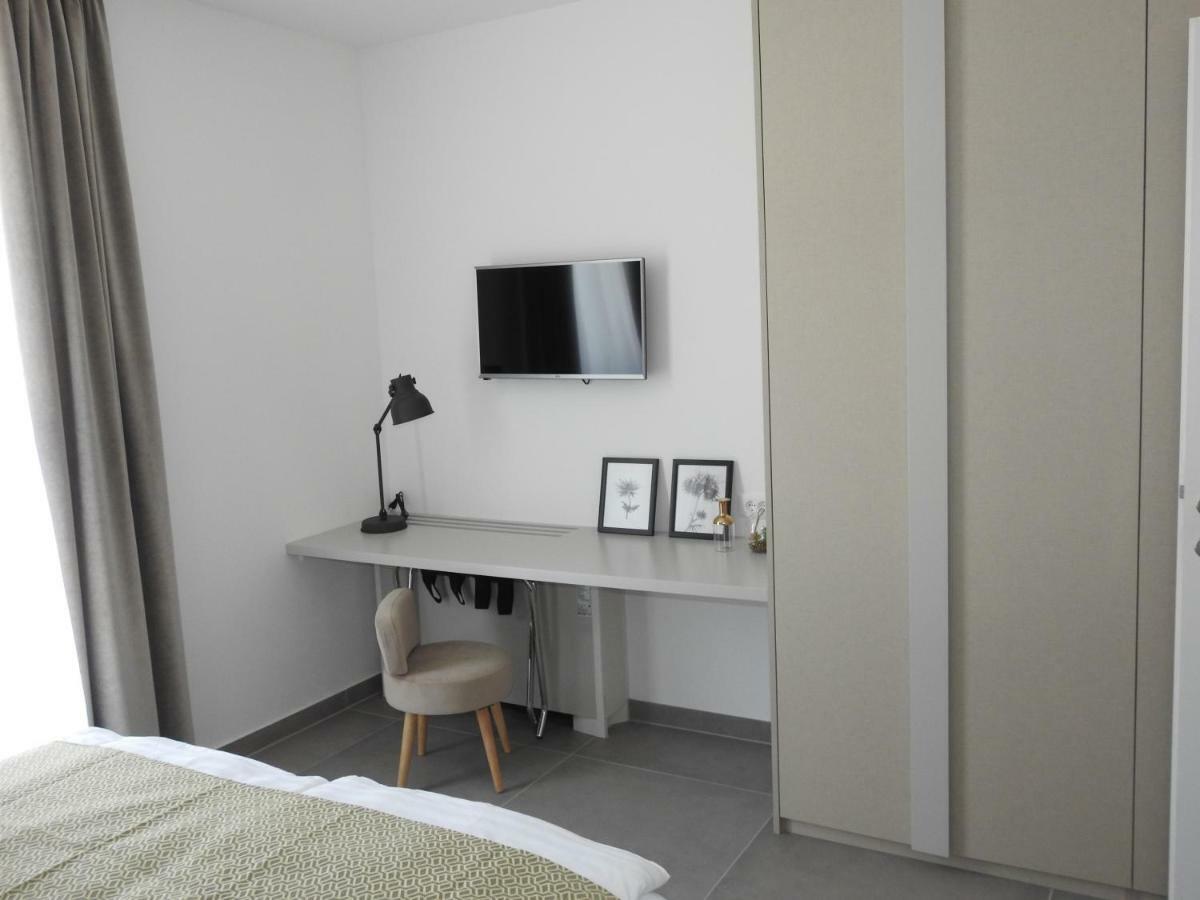 Luxury Apartments Magali ロヴィニ エクステリア 写真