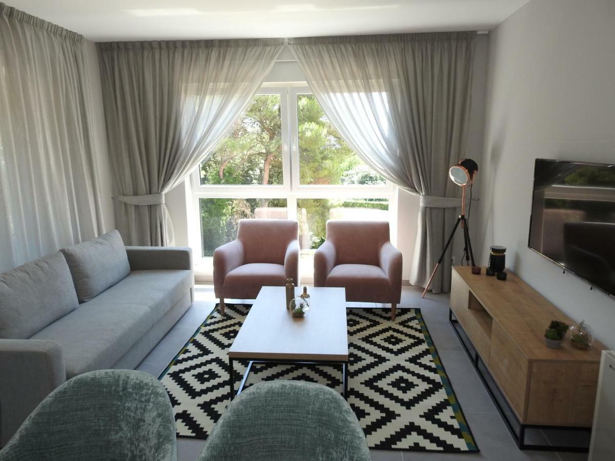 Luxury Apartments Magali ロヴィニ エクステリア 写真
