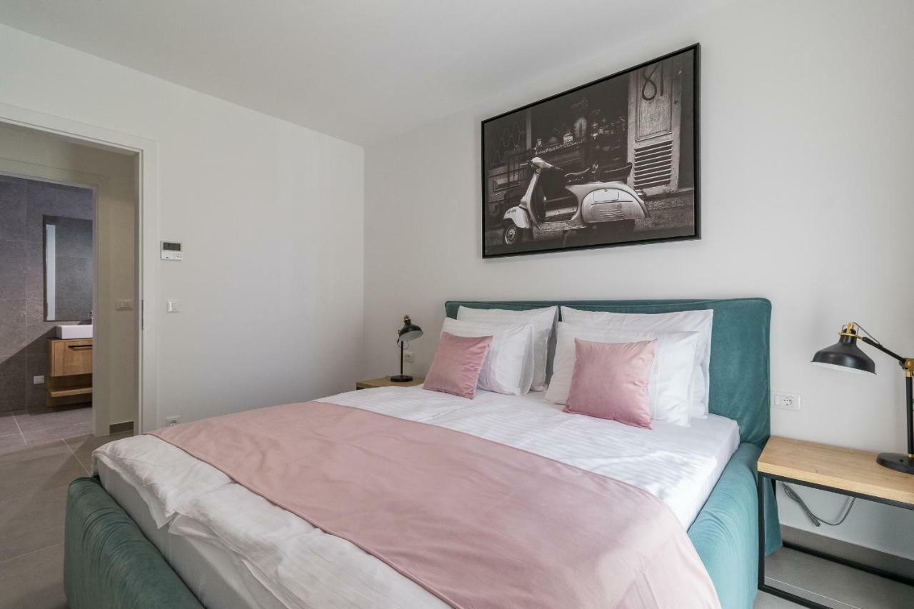 Luxury Apartments Magali ロヴィニ エクステリア 写真