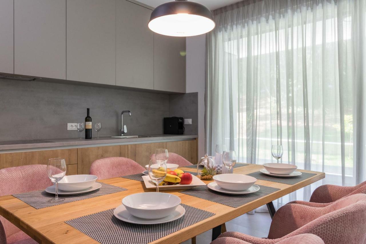 Luxury Apartments Magali ロヴィニ エクステリア 写真