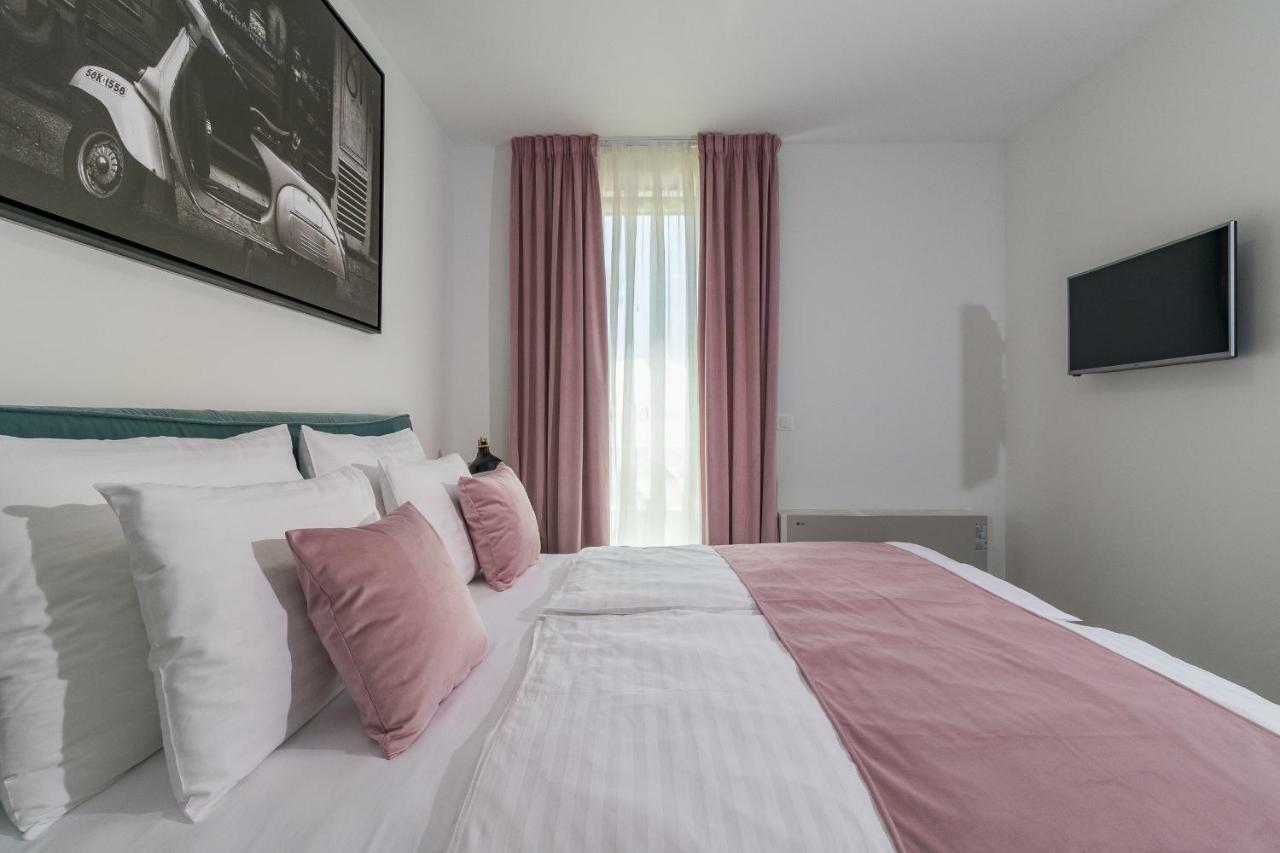 Luxury Apartments Magali ロヴィニ エクステリア 写真