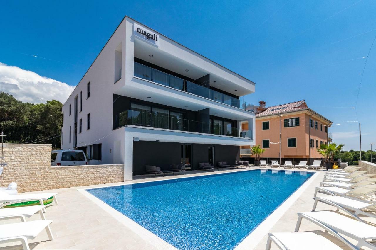 Luxury Apartments Magali ロヴィニ エクステリア 写真