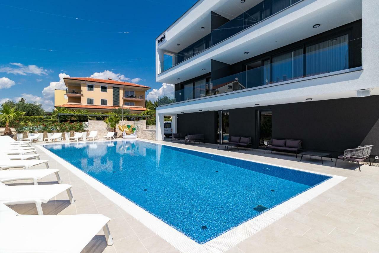 Luxury Apartments Magali ロヴィニ エクステリア 写真