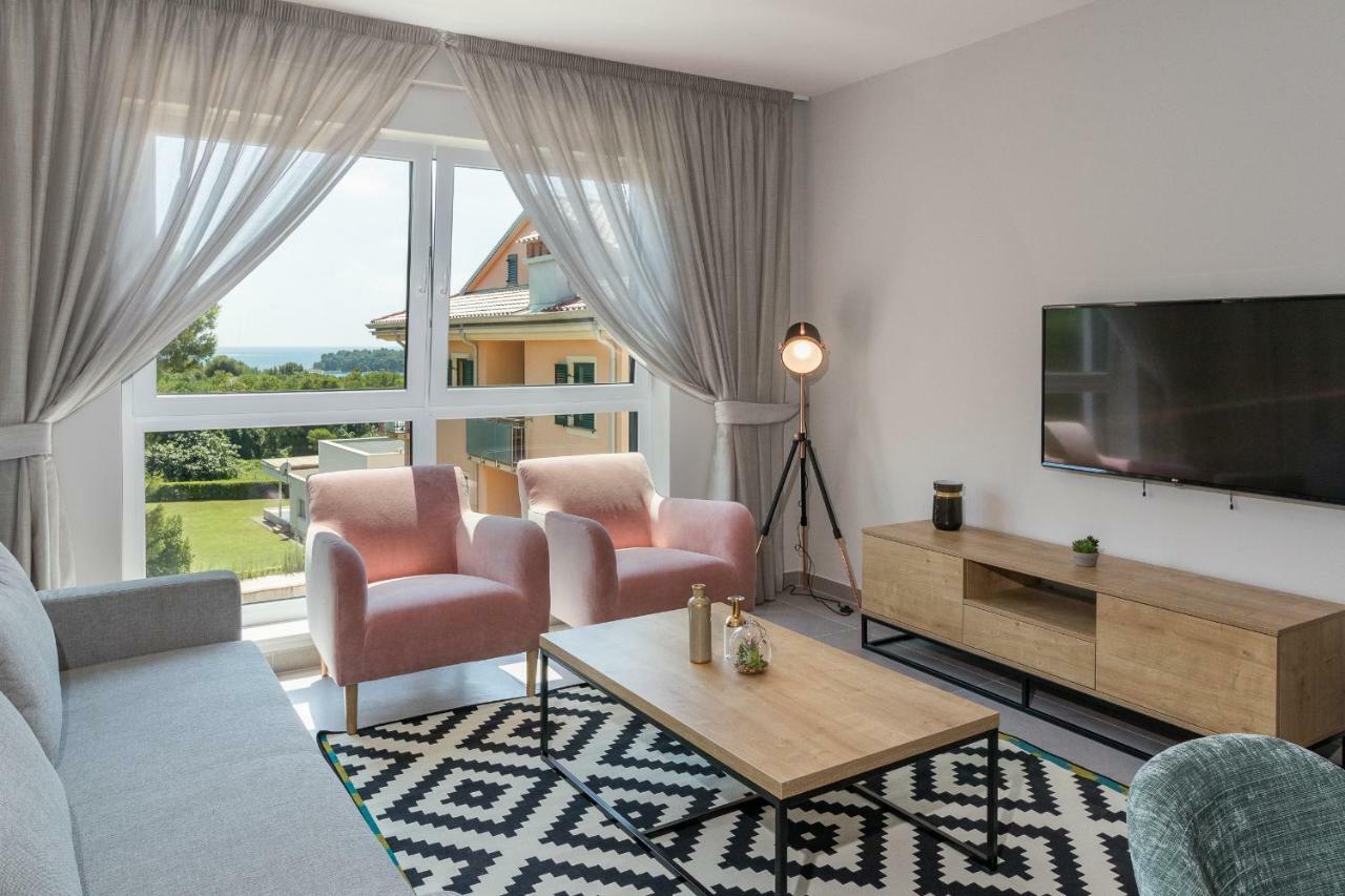 Luxury Apartments Magali ロヴィニ エクステリア 写真