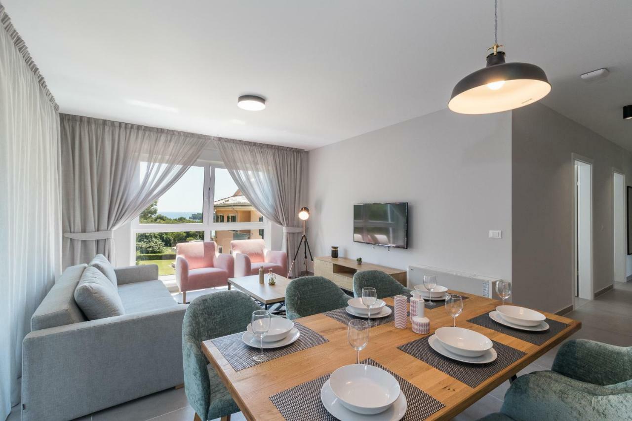 Luxury Apartments Magali ロヴィニ エクステリア 写真