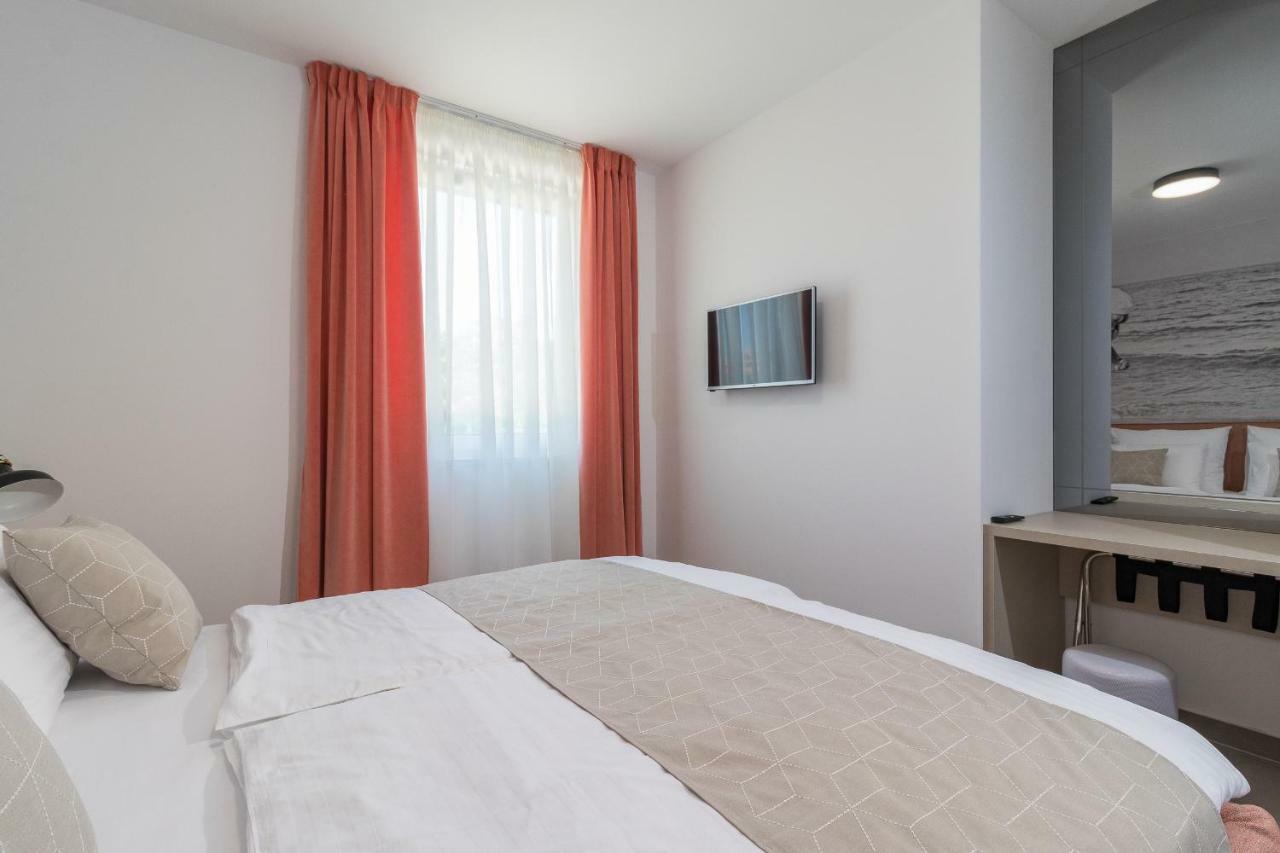 Luxury Apartments Magali ロヴィニ エクステリア 写真